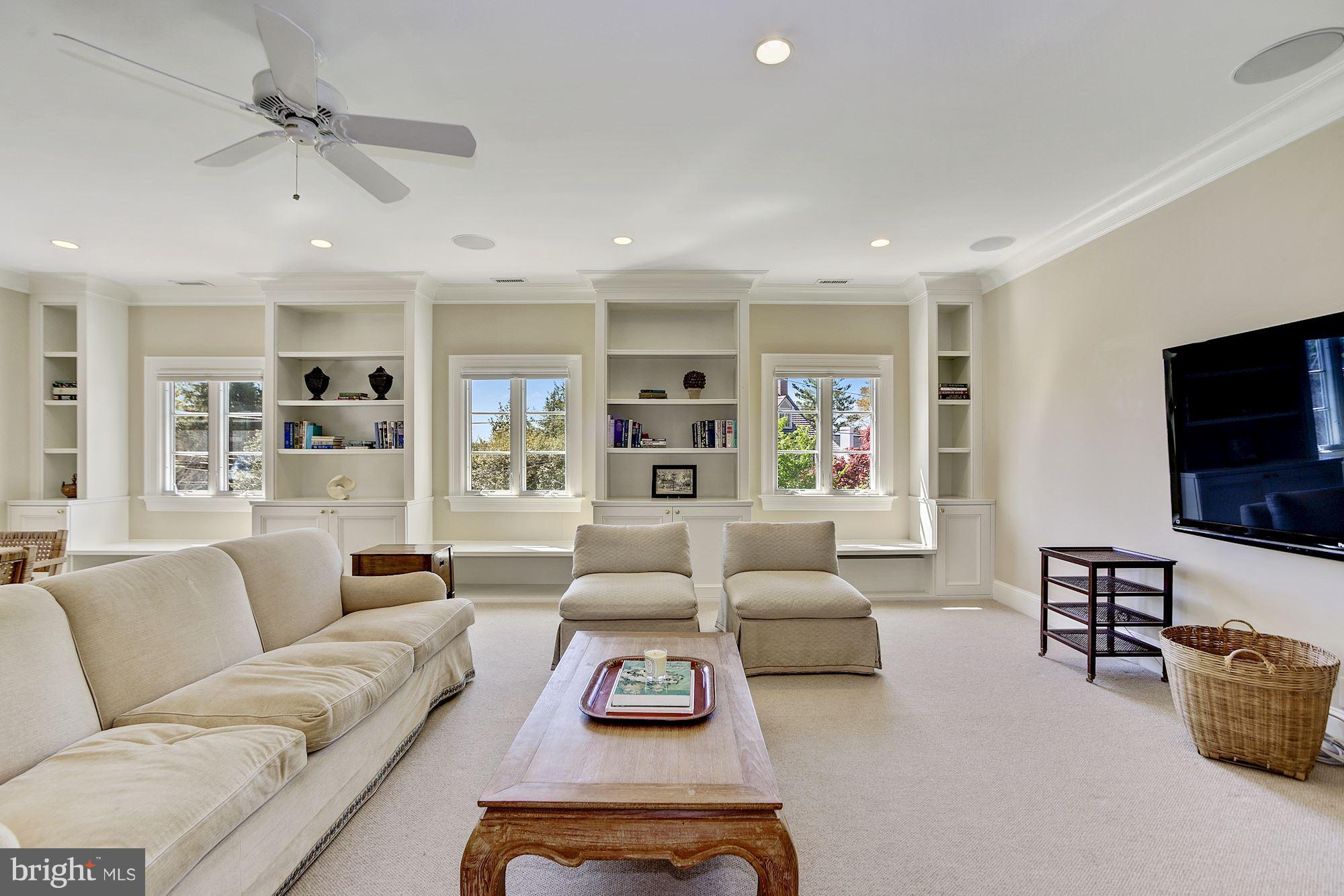 3110 Chain Bridge Road Northwest Washington, DC 20016 - Photo 21 of 30 Family Room