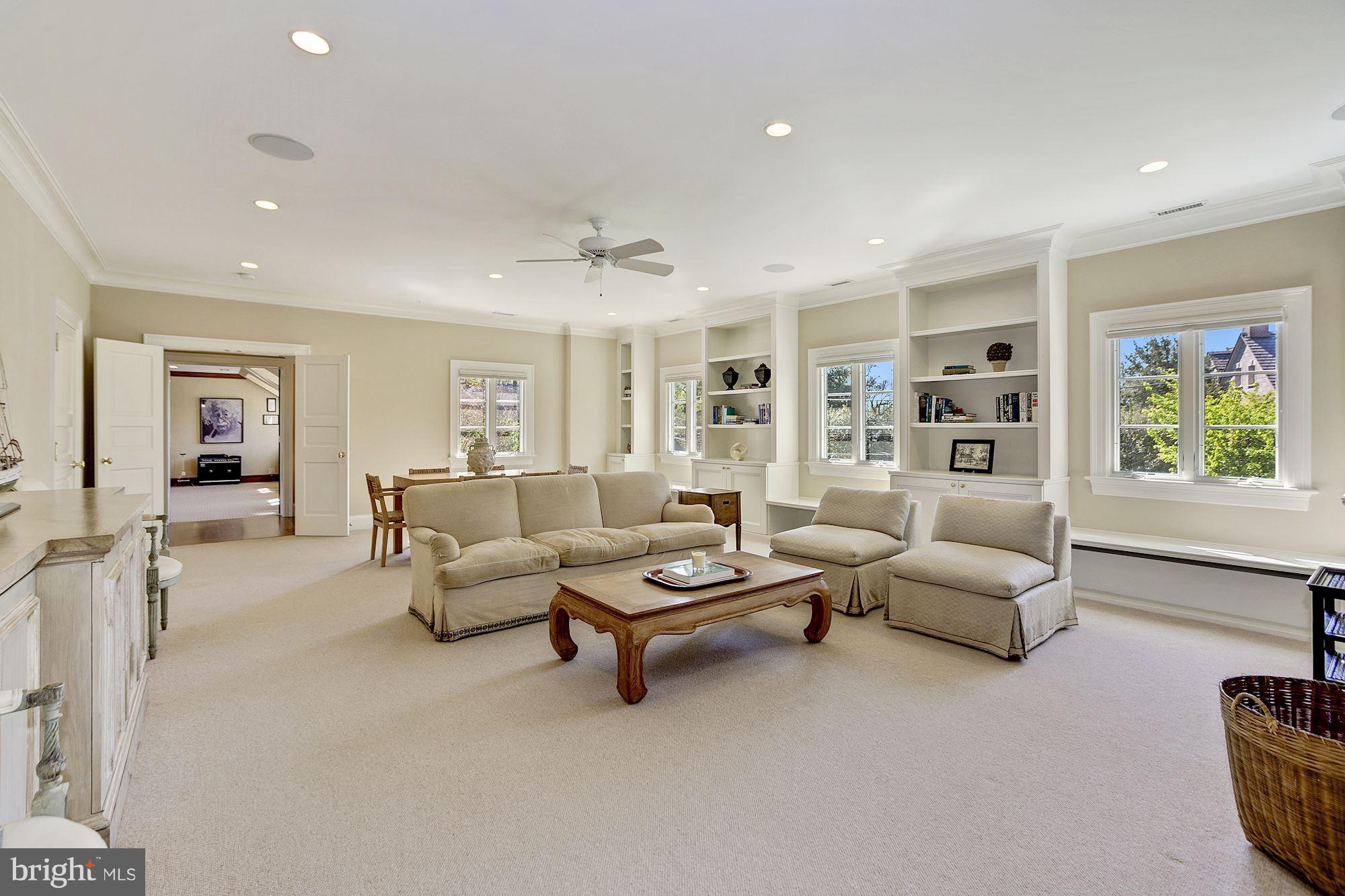 3110 Chain Bridge Road Northwest Washington, DC 20016 - Photo 22 of 30 Family Room
