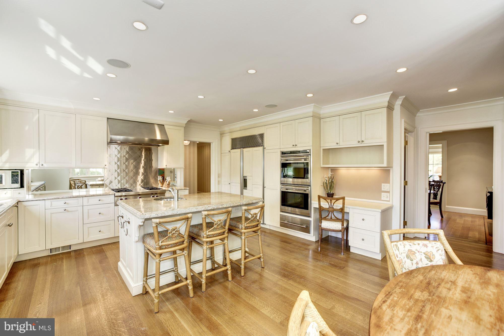 3110 Chain Bridge Road Northwest Washington, DC 20016 - Photo 9 of 30 Kitchen
