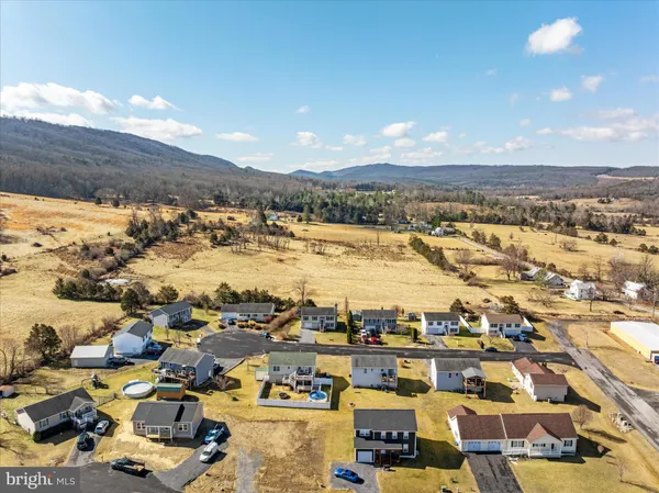 $284,900 | 125 Mulberry Lane, Wardensville, WV 26851