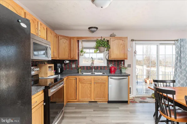 $284,900 | 125 Mulberry Lane, Wardensville, WV 26851
