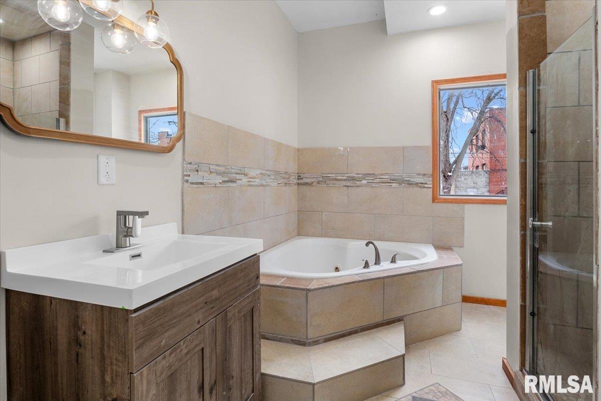 1037 North 8th Street Springfield, IL 62702 - Photo 12 of 35