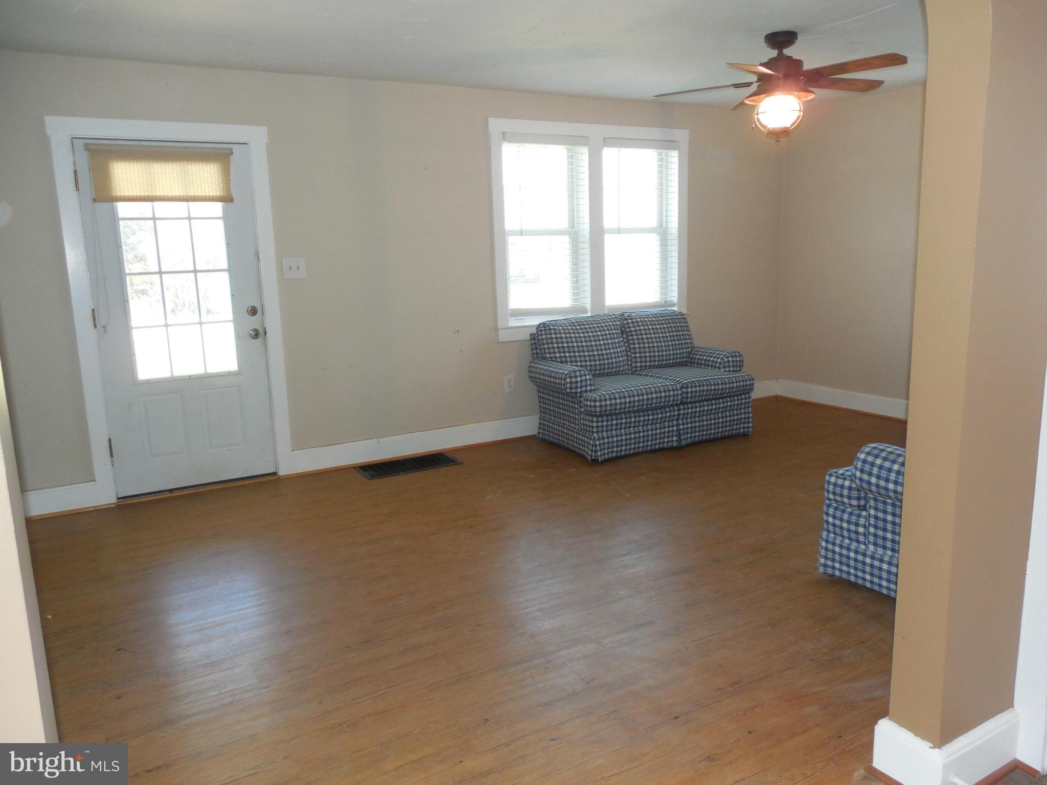 446 Slab Road Delta, PA 17314 - Photo 17 of 29 Living Room