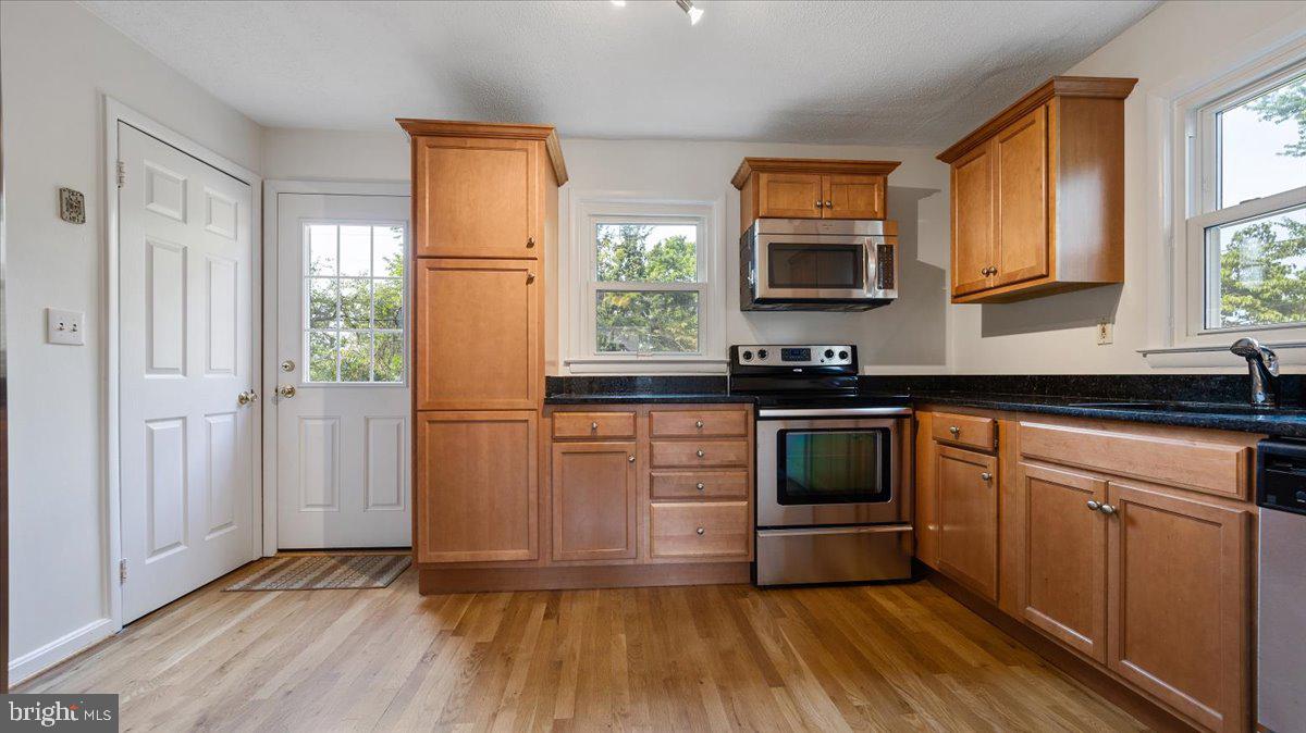 1107 Wilson Place Frederick, MD 21702 - Photo 7 of 19 Kitchen