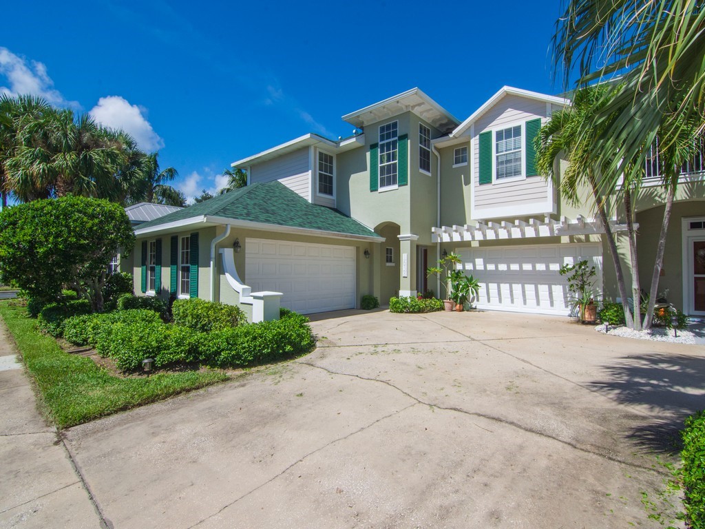 1638 Baseline Lane Vero Beach, FL 32967 - Photo 2 of 36