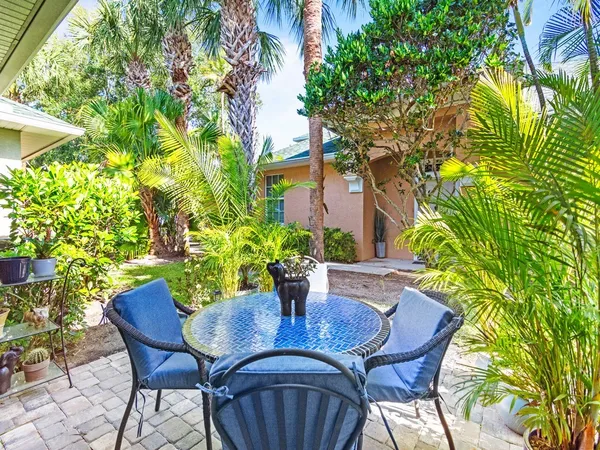 $4,500 | 1638 Baseline Lane, Vero Beach, FL 32967