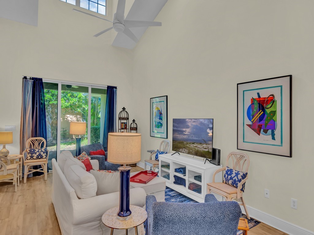 1638 Baseline Lane Vero Beach, FL 32967 - Photo 5 of 36