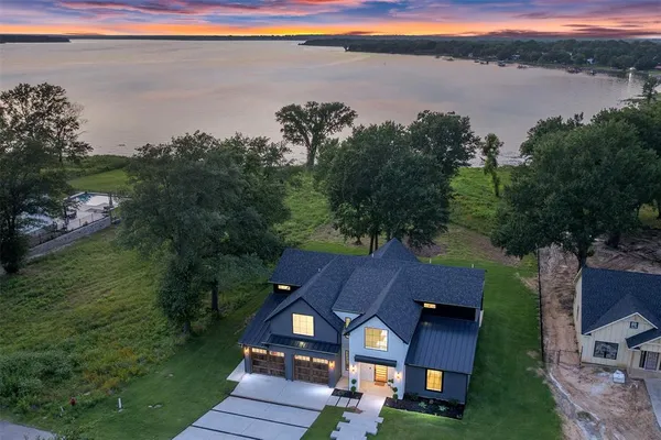 $1,385,000 | 1524 Shoreline Drive, Mabank, TX 75143