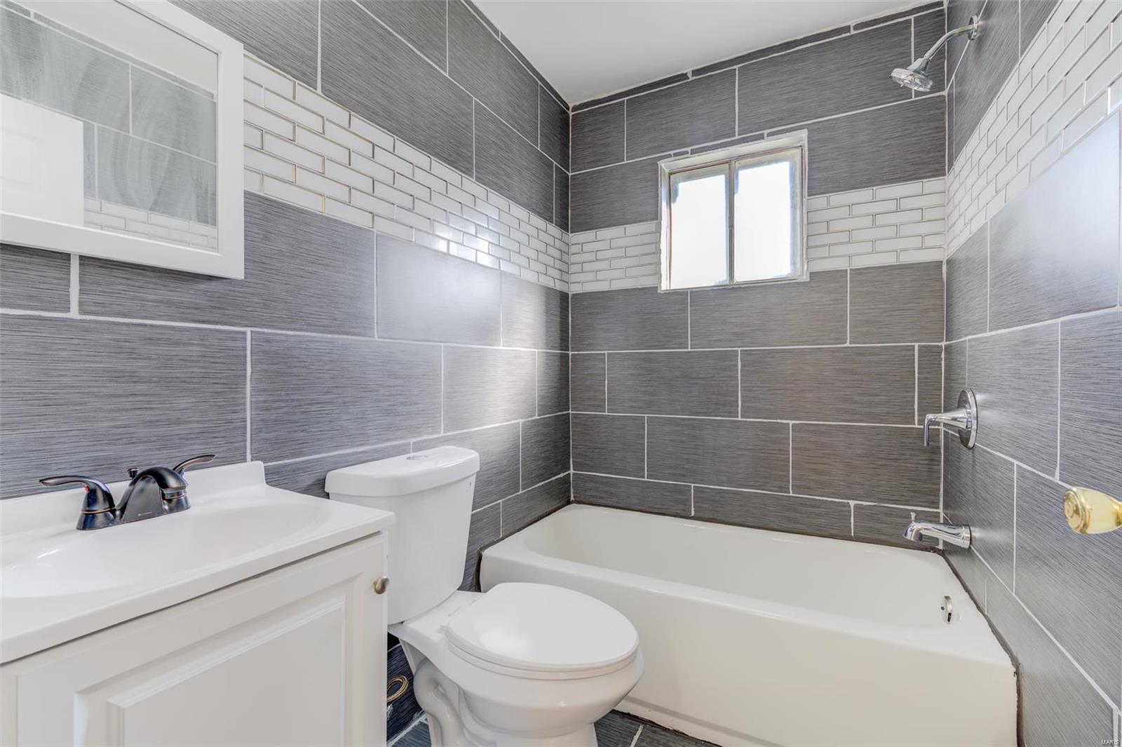 10500 Count Drive St. Louis, MO 63136 - Photo 4 of 14