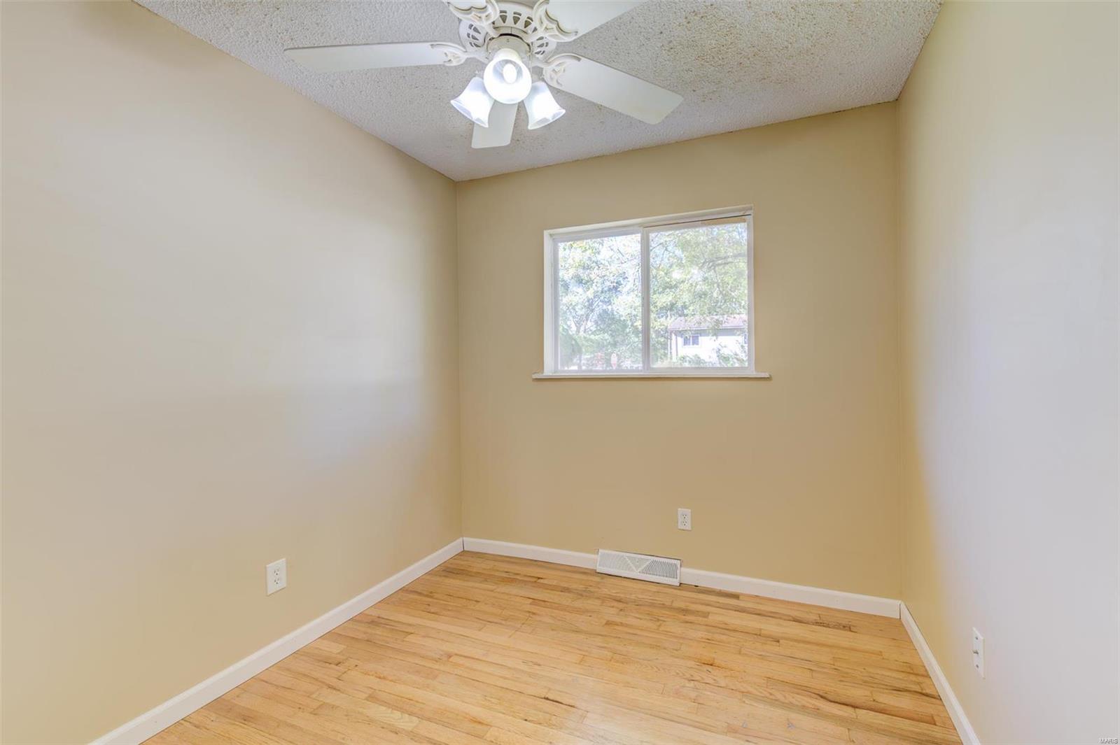 10500 Count Drive St. Louis, MO 63136 - Photo 5 of 14