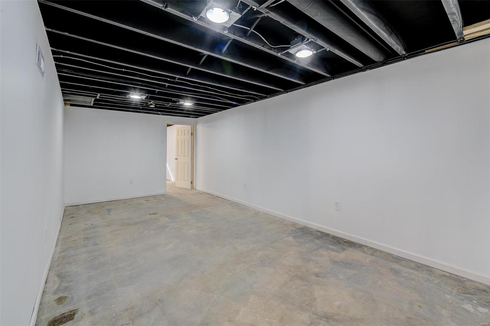 10500 Count Drive St. Louis, MO 63136 - Photo 9 of 14