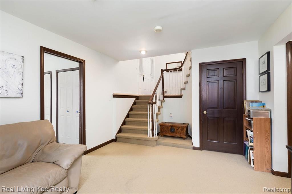 440 Lake Forest Road Rochester Hills, MI 48309 - Photo 21 of 32