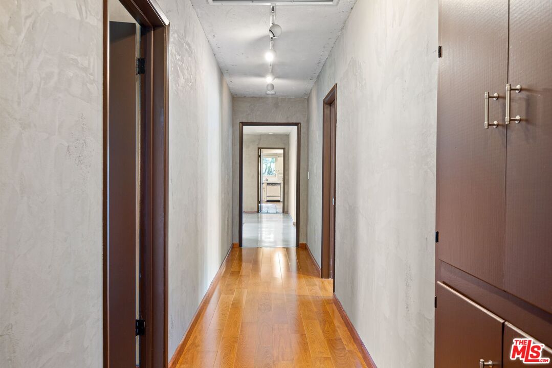 1133 Somera Road Los Angeles, CA 90077 - Photo 23 of 44