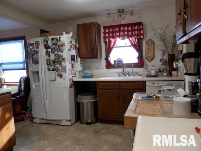 8065 St Joseph Road Benton, IL 62812 - Photo 7 of 26 Gallery Image 7