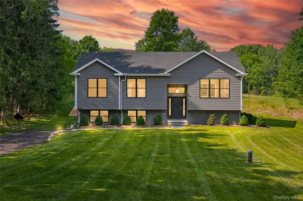 $695,000 | 76 Reservoir Road, Marlboro, NY 12542