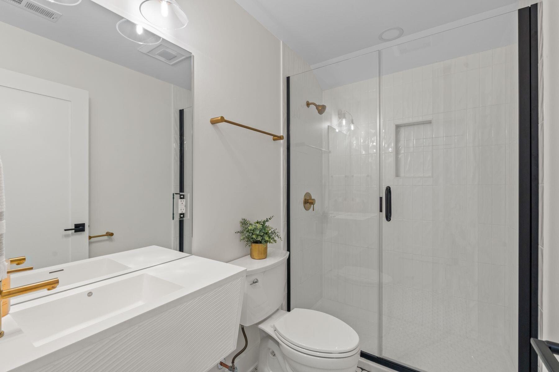 2409 North Terrace Avenue Milwaukee, WI 53211 - Photo 35 of 51 Third Floor Bathroom