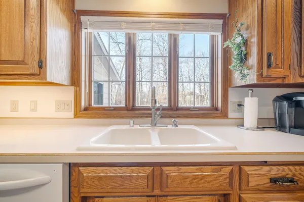 $609,000 | 600 East Woodcrest Drive, Appleton, WI 54915