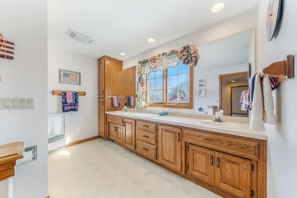 $609,000 | 600 East Woodcrest Drive, Appleton, WI 54915