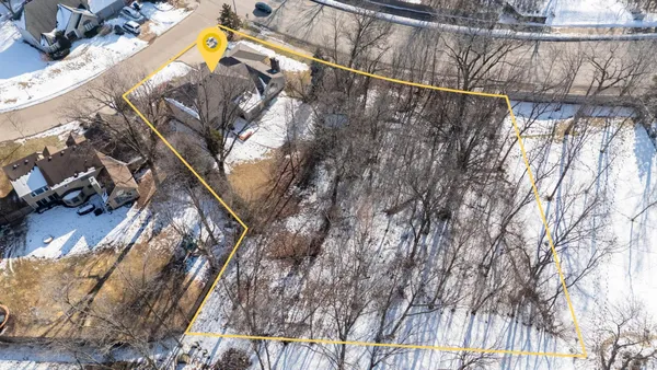 $609,000 | 600 East Woodcrest Drive, Appleton, WI 54915