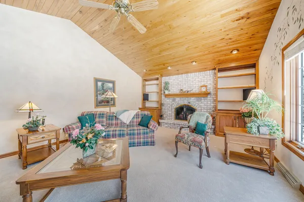 $609,000 | 600 East Woodcrest Drive, Appleton, WI 54915