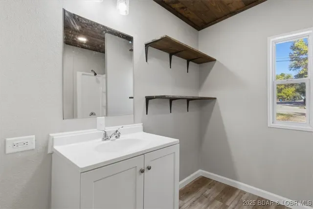 $179,000 | 412 West High Street, Eldon, MO 65026