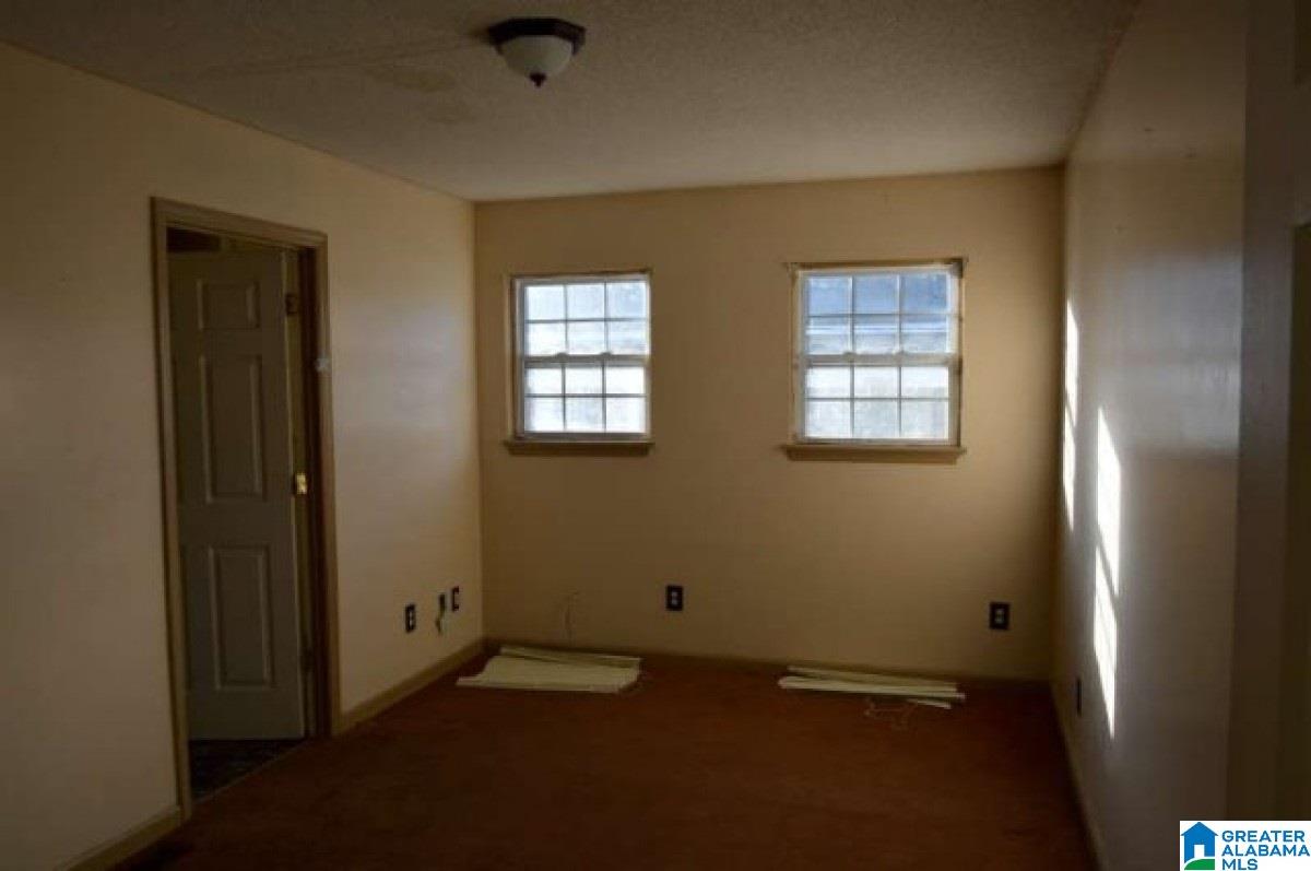 824 16th Place Southwest Birmingham, AL 35211 - Photo 4 of 5