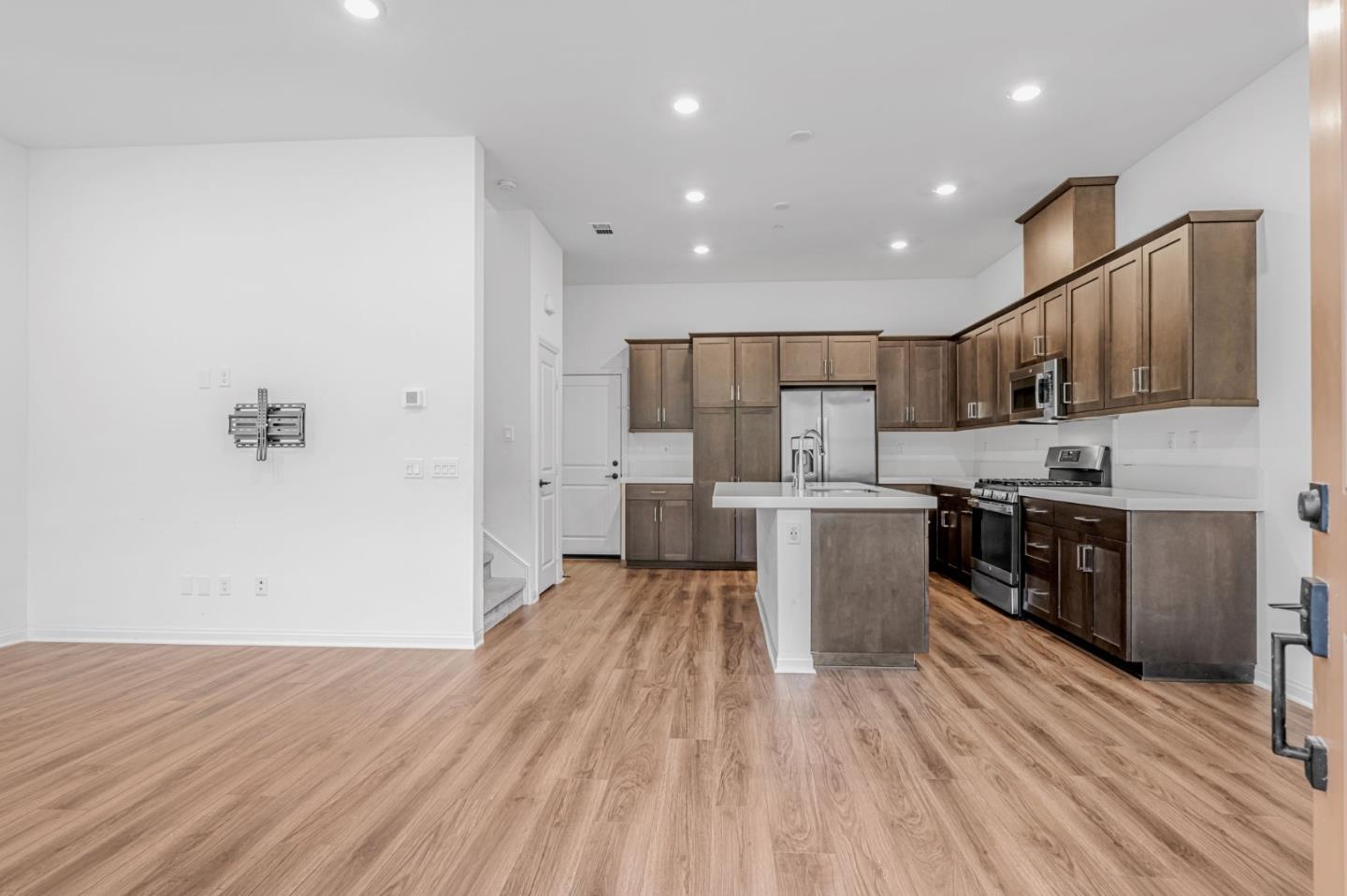 2146 Bluestone Circle Chula Vista, CA 91913 - Photo 6 of 37