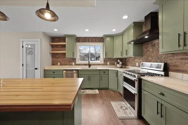 $650,000 | 8183 Old Oak Drive, Demotte, IN 46310