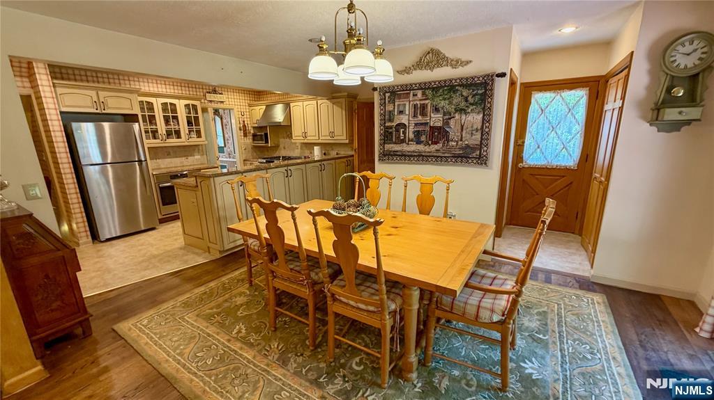 270 Kensington Road River Edge, NJ 07661 - Photo 8 of 34