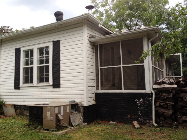 704 Chattanooga Road Dalton, GA 30720 - Photo 1 of 1 Main View