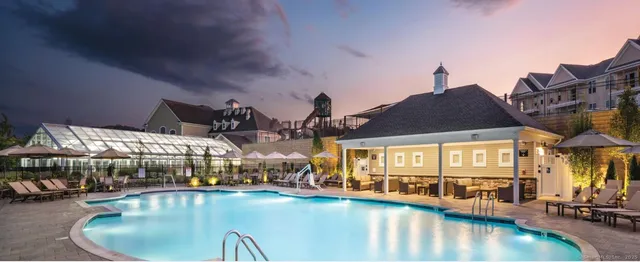 $899,000 | 1 Lockwood Drive, Unit 44, Danbury, CT 06810