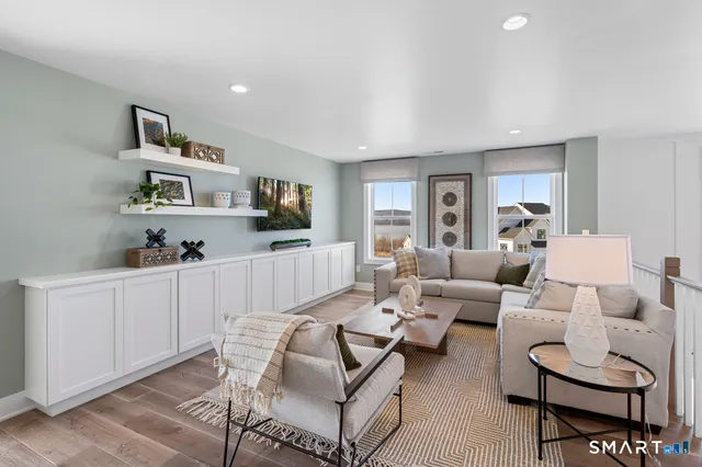 $899,000 | 1 Lockwood Drive, Unit 44, Danbury, CT 06810