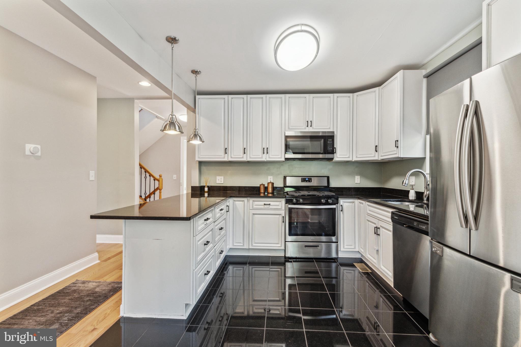 911 Regester Avenue Baltimore, MD 21239 - Photo 2 of 40 Gourmet kitchen for the resident chef