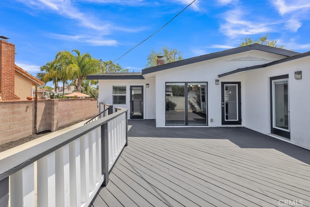 2909 Nipomo Avenue Long Beach, CA 90815 - Photo 35 of 41 a view of a house with a balcony