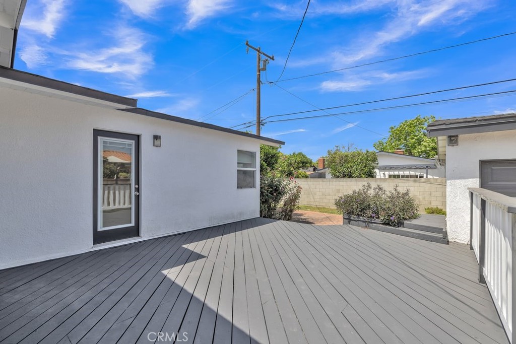 2909 Nipomo Avenue Long Beach, CA 90815 - Photo 36 of 41 a view of a backyard of a house