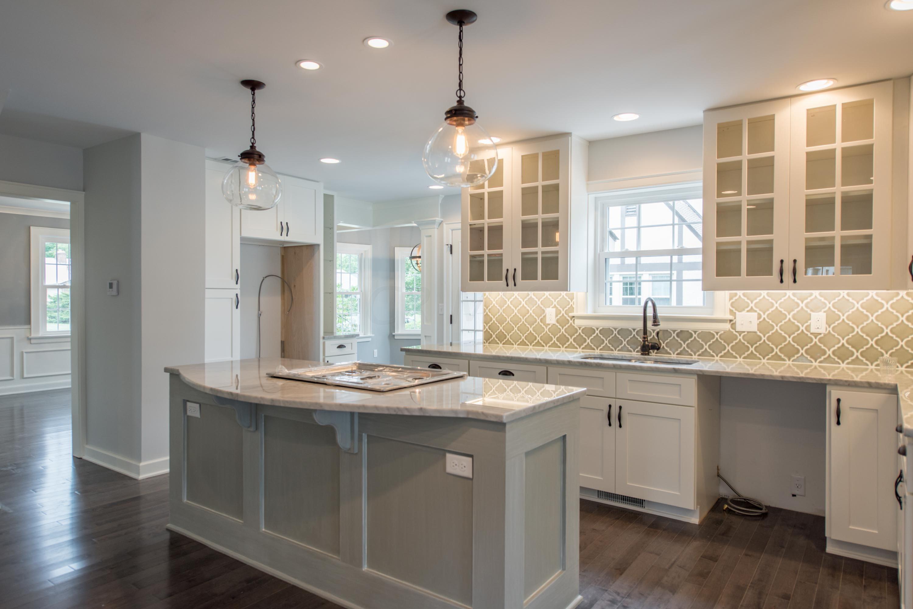 188 South Chesterfield Road Columbus, OH 43209 - Photo 13 of 61