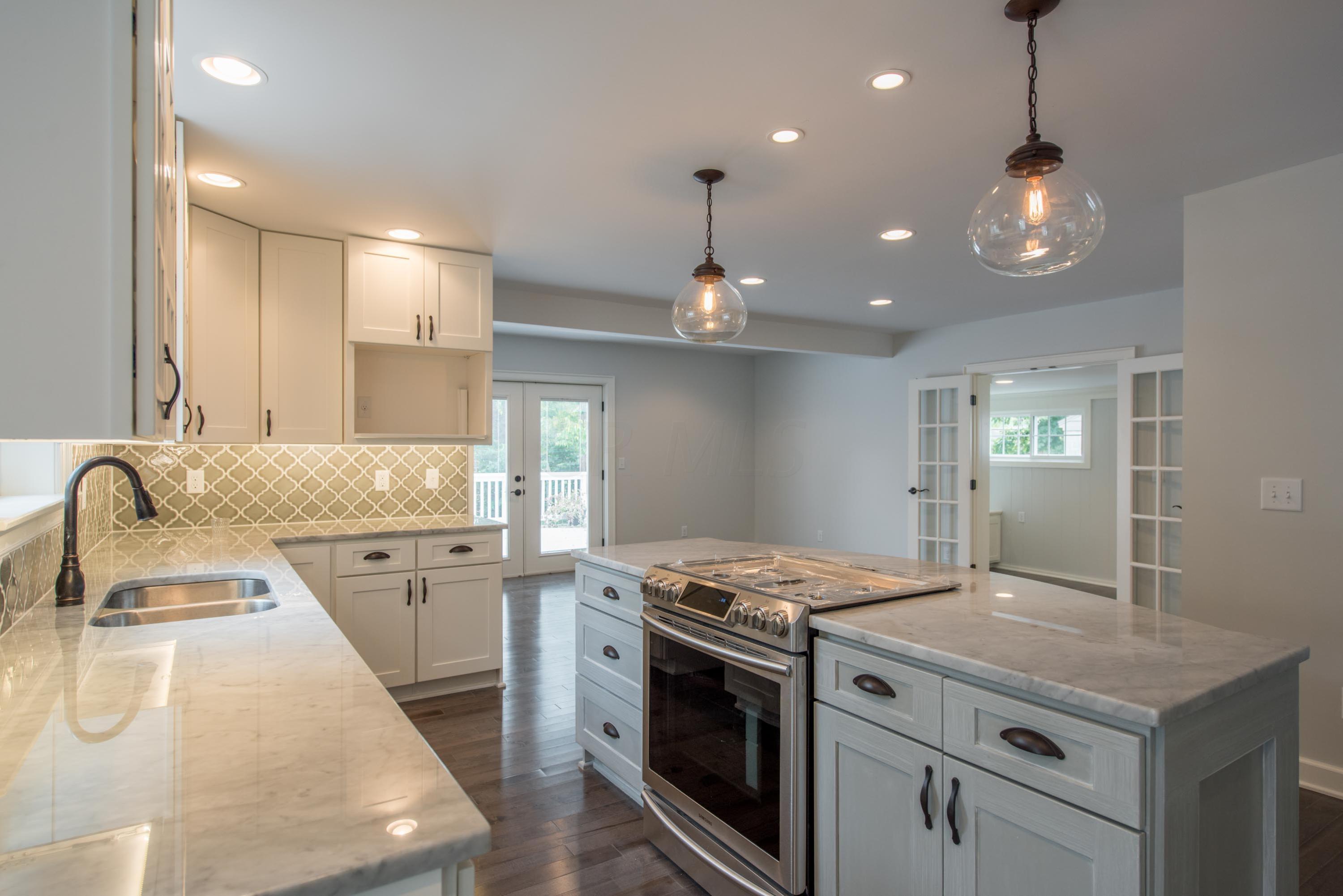 188 South Chesterfield Road Columbus, OH 43209 - Photo 16 of 61