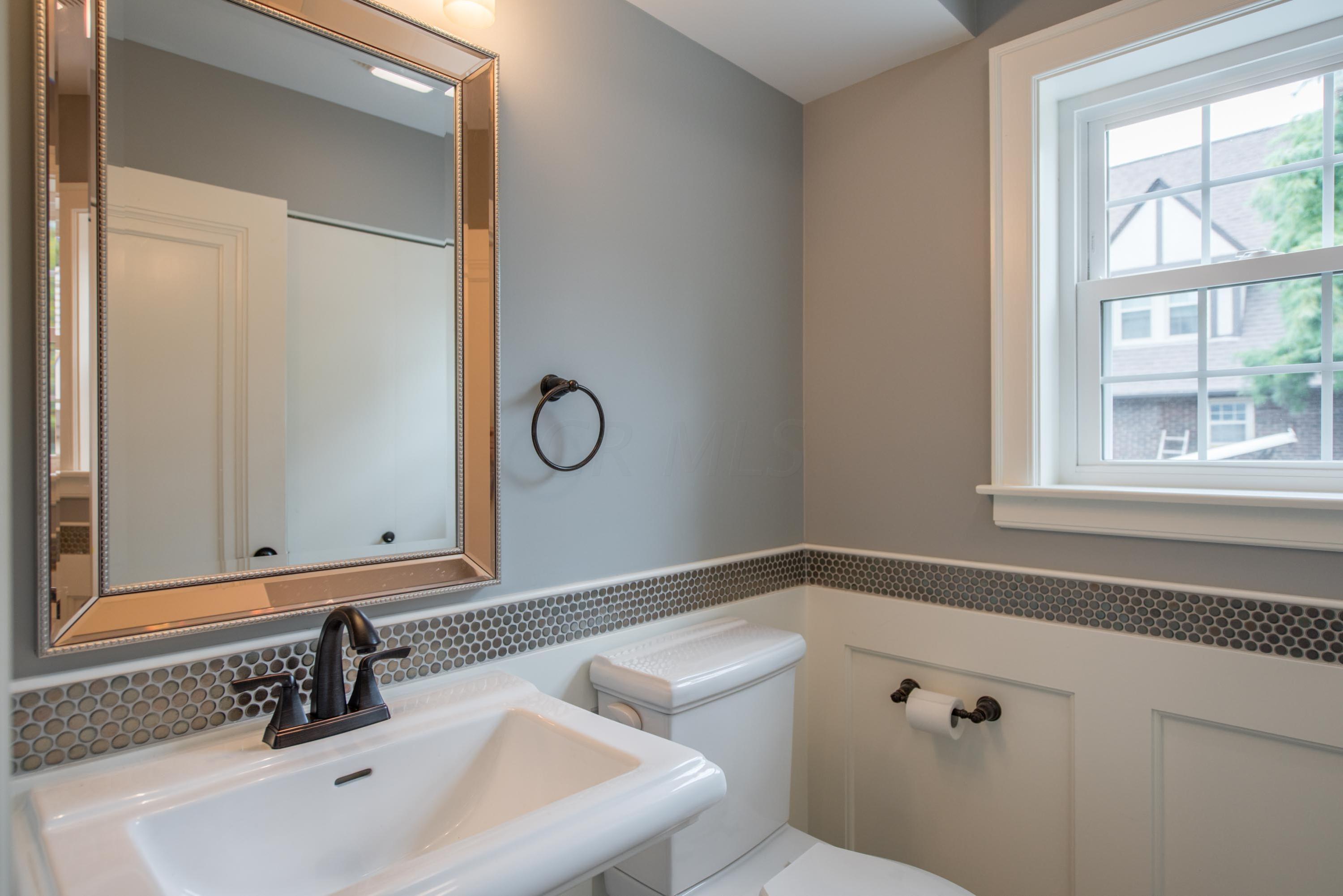 188 South Chesterfield Road Columbus, OH 43209 - Photo 24 of 61