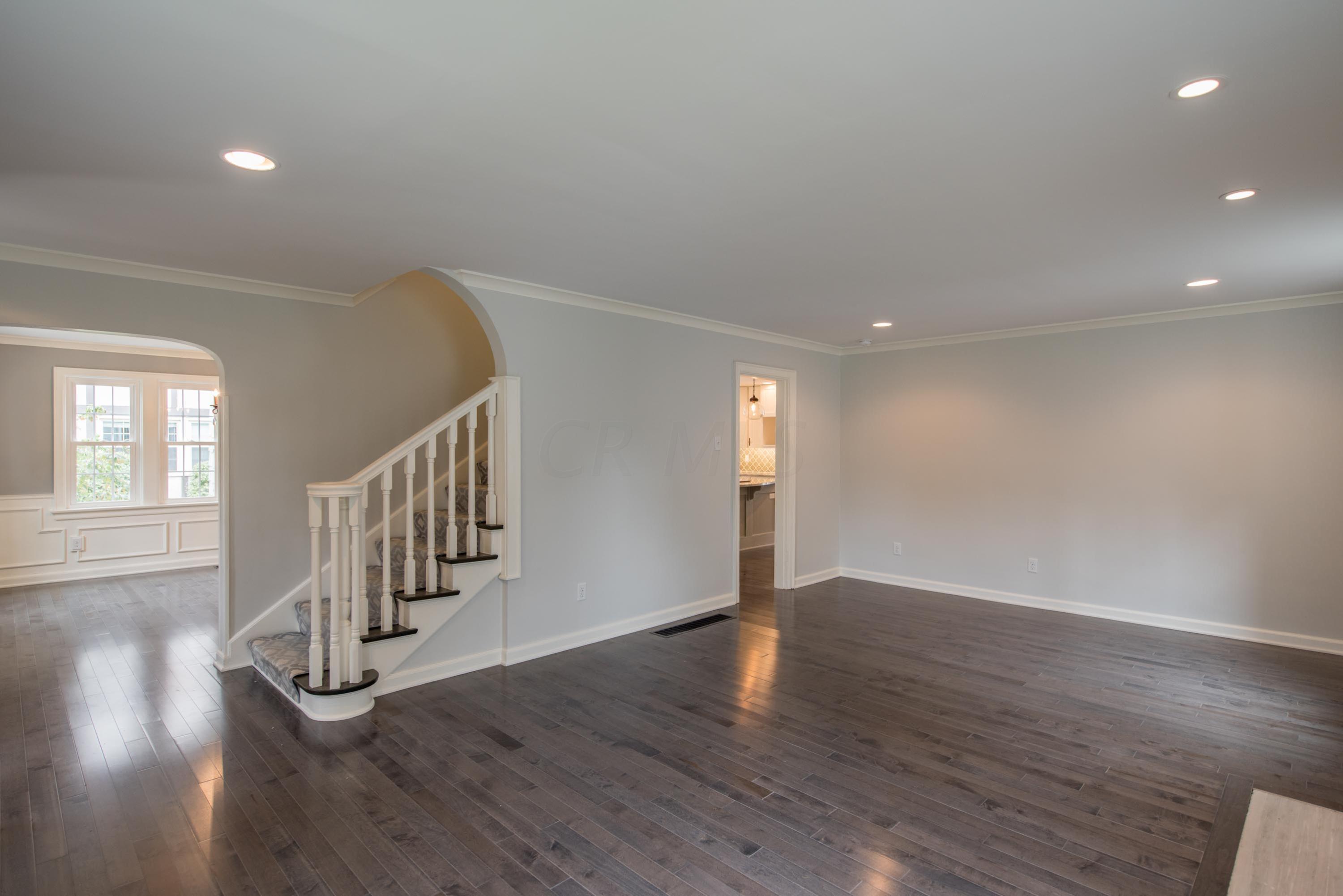 188 South Chesterfield Road Columbus, OH 43209 - Photo 9 of 61