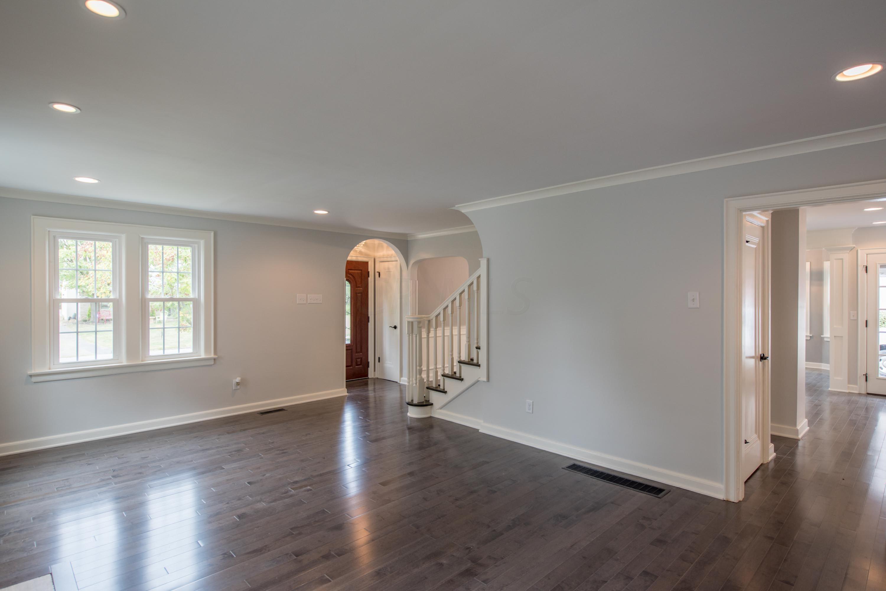 188 South Chesterfield Road Columbus, OH 43209 - Photo 10 of 61