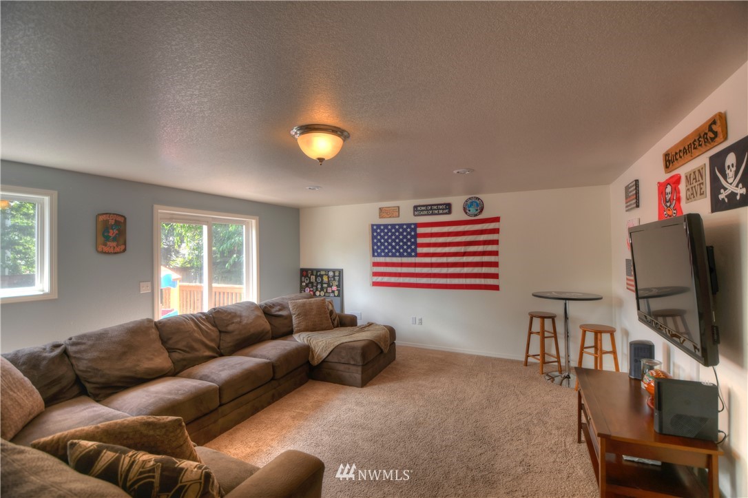 5932 59th Loop Southeast Lacey, WA 98513 - Photo 11 of 25 Gallery Image 11