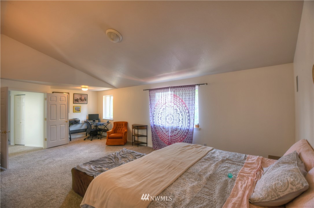5932 59th Loop Southeast Lacey, WA 98513 - Photo 13 of 25 Gallery Image 13