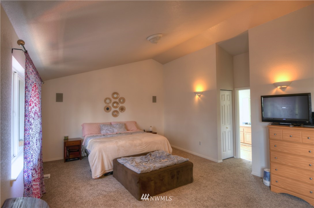 5932 59th Loop Southeast Lacey, WA 98513 - Photo 14 of 25 Gallery Image 14