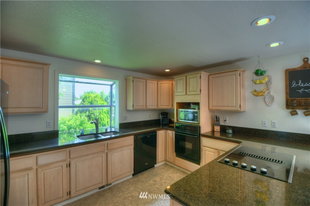 5932 59th Loop Southeast Lacey, WA 98513 - Photo 7 of 25 Gallery Image 7