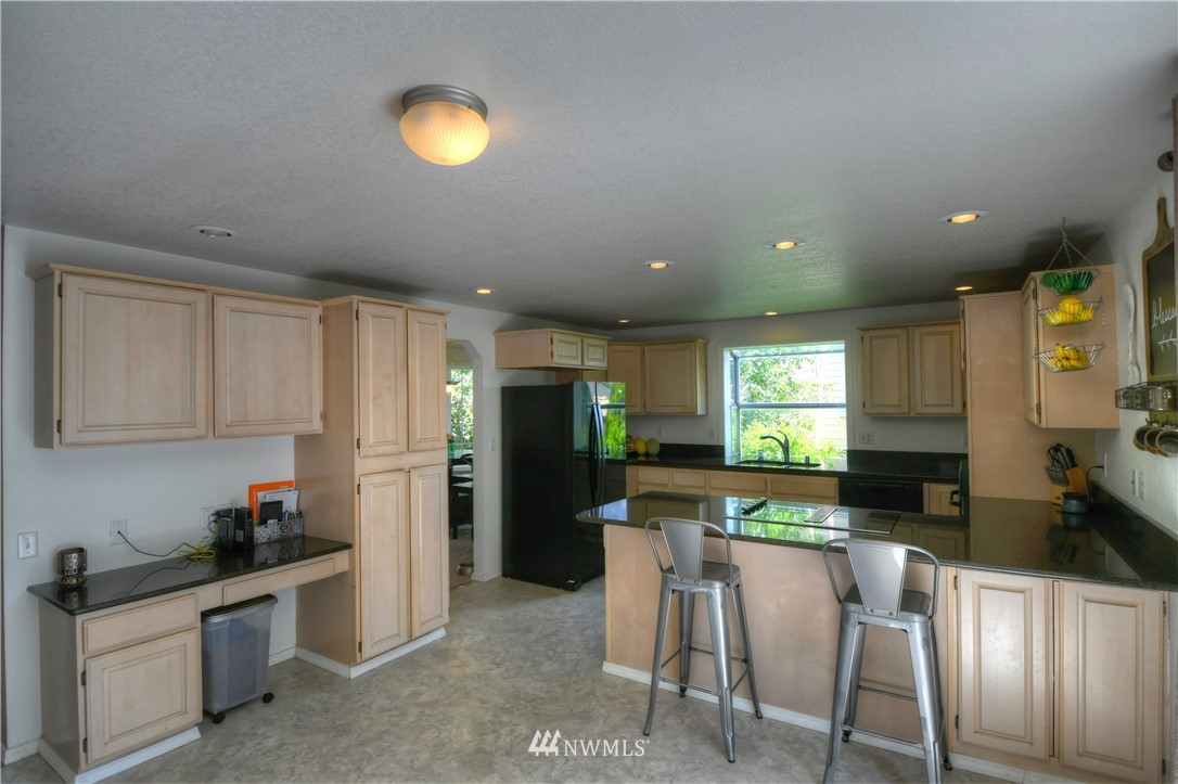 5932 59th Loop Southeast Lacey, WA 98513 - Photo 10 of 25 Gallery Image 10