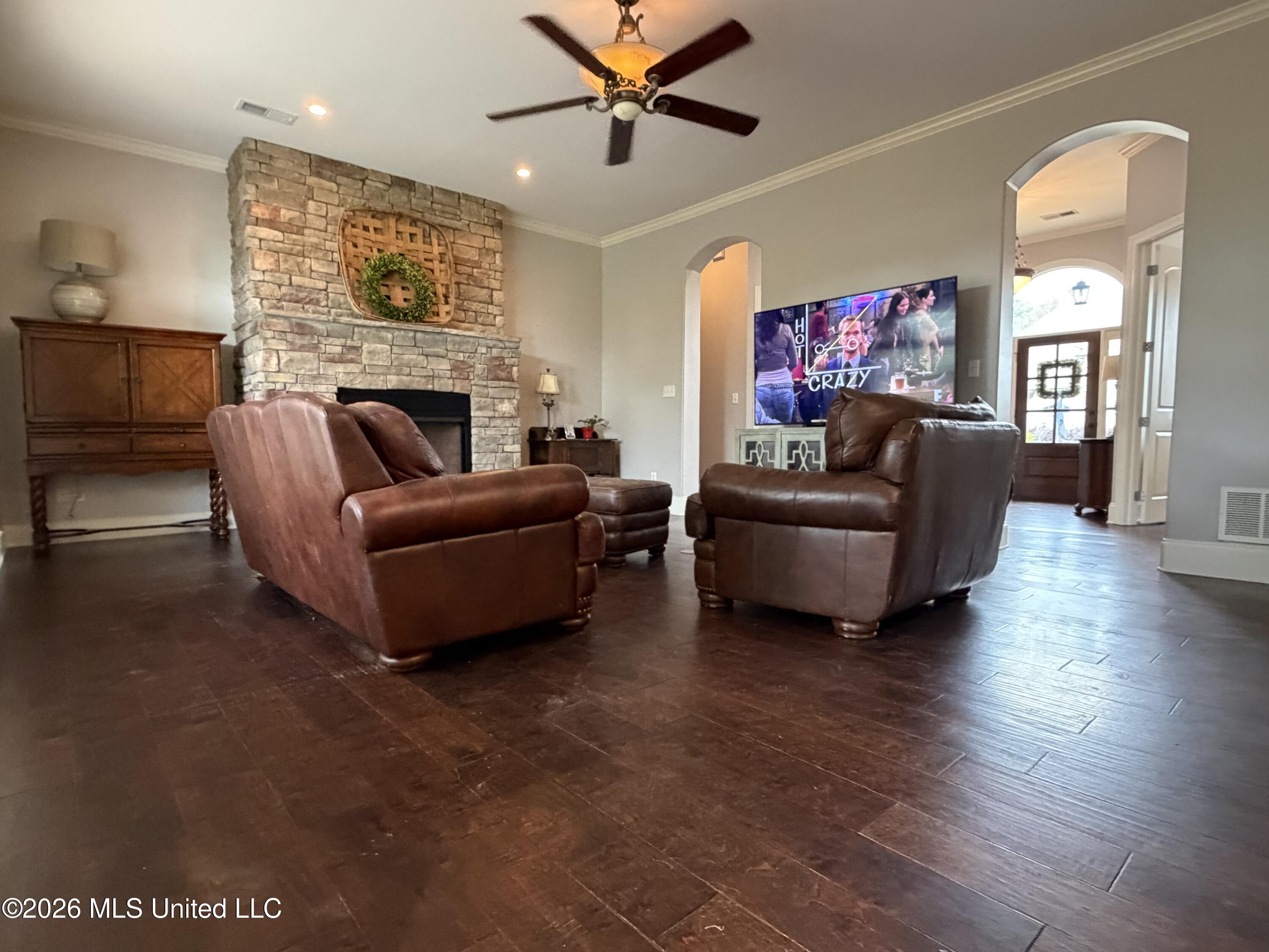 1435 Hillshire Road Hernando, MS 38632 - Photo 2 of 7 IMG_8094