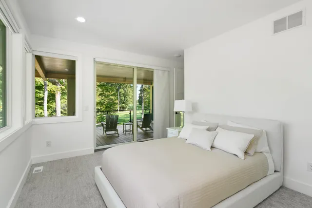 $2,100,000 | 17 Stonebridge Drive, Unit 17, Charlevoix, MI 49720