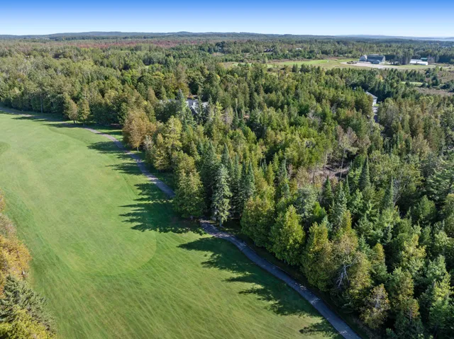 $2,100,000 | 17 Stonebridge Drive, Unit 17, Charlevoix, MI 49720