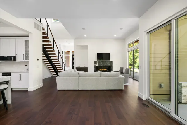 $2,100,000 | 17 Stonebridge Drive, Unit 17, Charlevoix, MI 49720