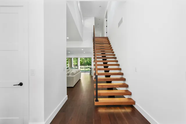 $2,100,000 | 17 Stonebridge Drive, Unit 17, Charlevoix, MI 49720